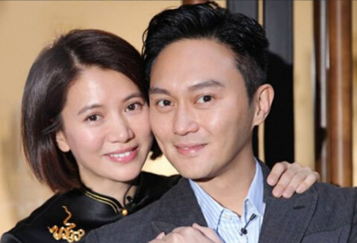 2001年，张智霖跟袁咏仪刚结婚不久，张智霖就接到一个陌生来电，电话接通后对方直