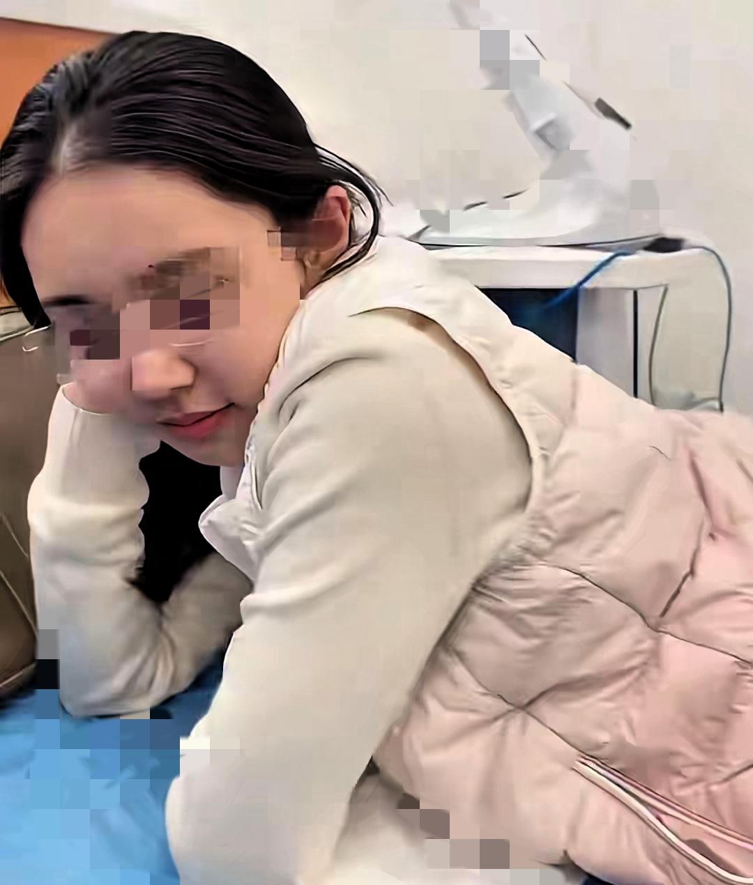 拒绝私了。“亡母去世被结婚”当事人孙艺菲说，小姨和舅舅私底下已经联系她了。想要见