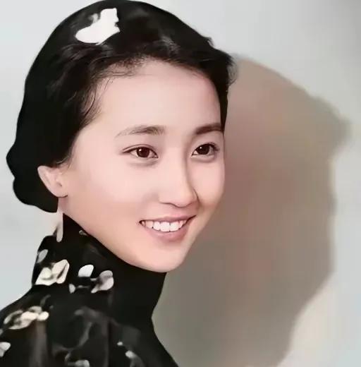 钱学森36岁仍未婚，妹妹钱学英给他介绍对象，他却说：要不你嫁给我吧！ 194