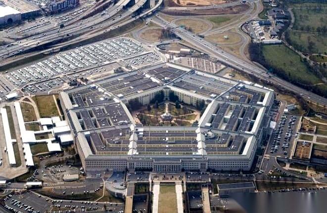 电话打过去，接通的是美国陆军最高指挥官，兰迪·乔治，一个本该稳坐到2027年的四