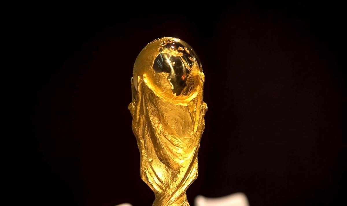 2030年世界杯，西班牙这边直接把话筒怼到了国际足联的脸上。“决赛，必须在西班