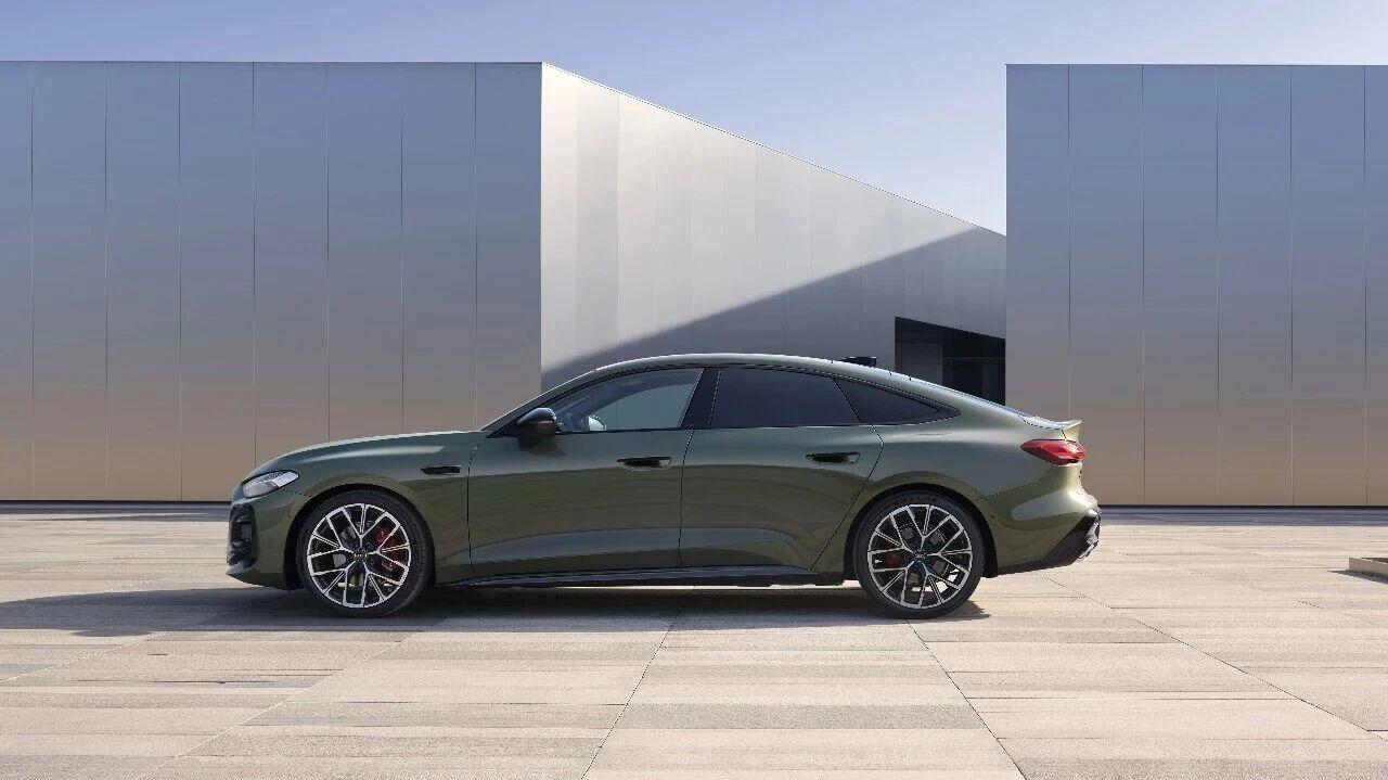 1月6日，上汽奥迪A5LSportback旗舰版开始交付。2025年8月份，