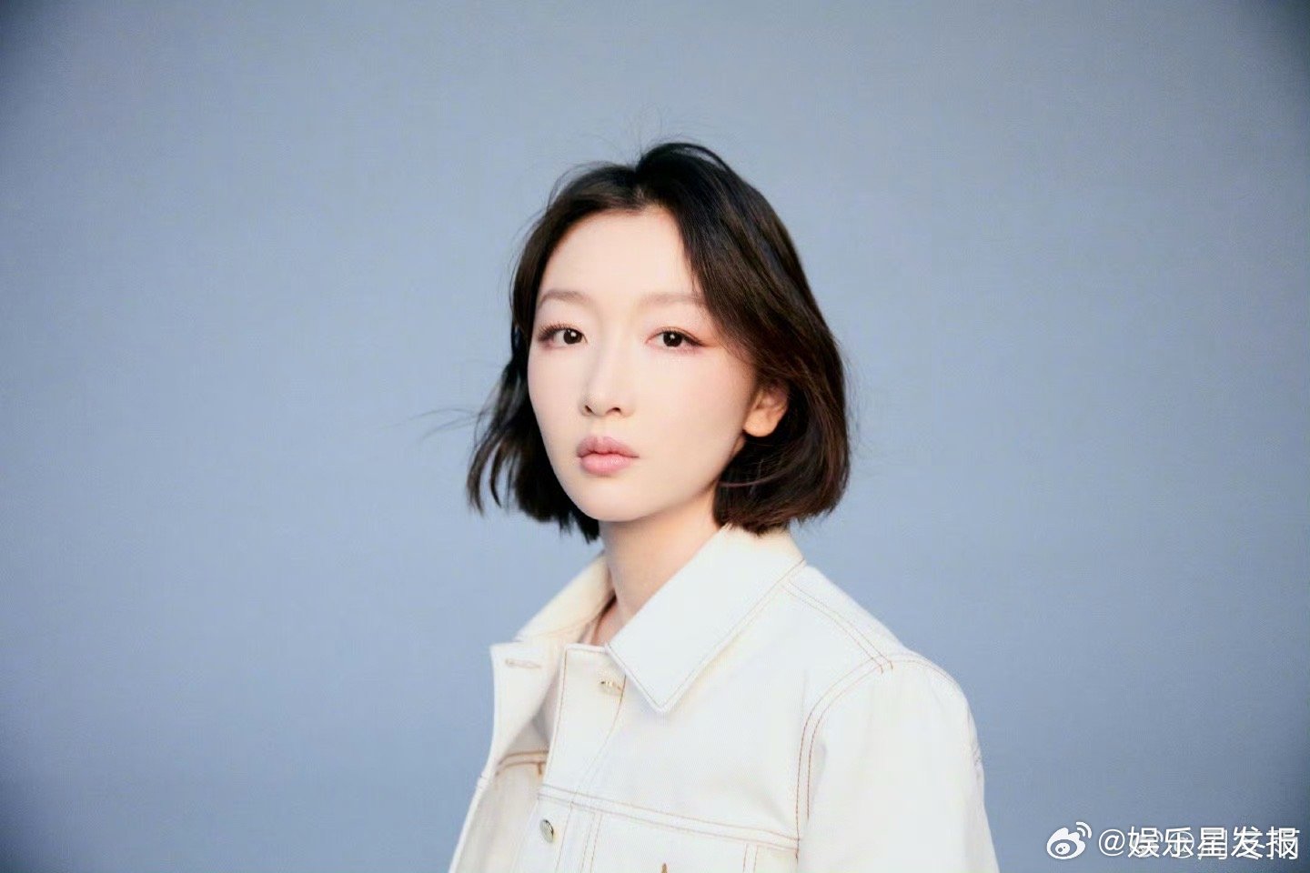 周冬雨出发巴黎时装周巴黎出发图来咯，好美的一组照片，时装周之旅一切顺利呀～