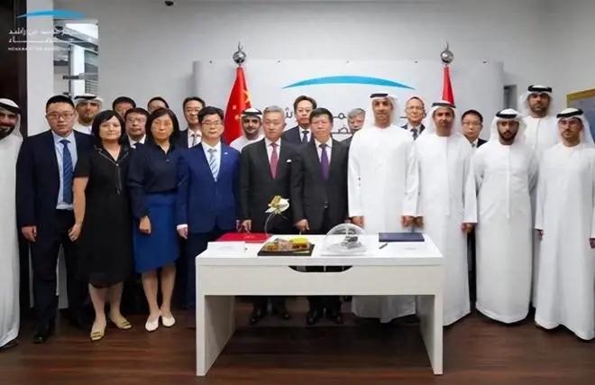 美国强行从中国手中抢去阿联酋月球车发射项目给中国造成巨额市场损失。美国“