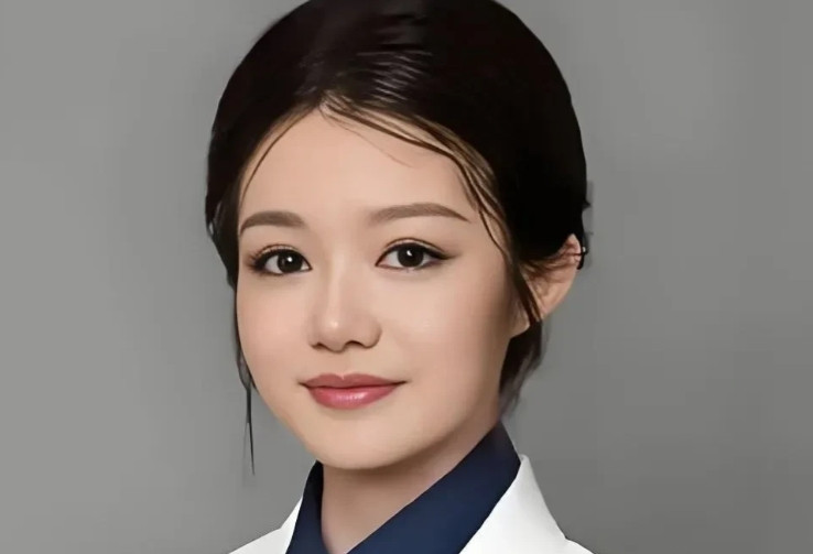 董大小姐的学历学位证书被撤销，医师资格证和执业证被取消，看似处罚很严重，但其实她