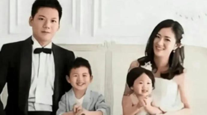 2018年上海，35岁“上海第一美女”沈丽君，从28楼纵身跃下，用最决绝的方式，