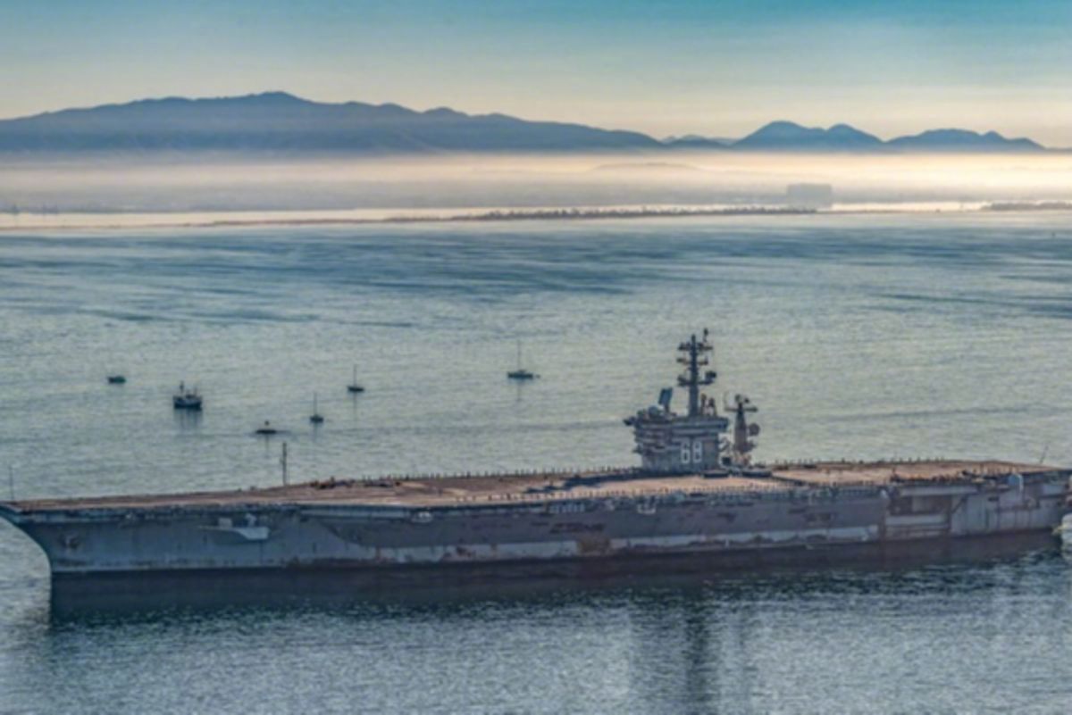 #美国尼米兹号航母开启告别之旅#【美媒：“尼米兹”号航母开启“告别之旅”】据美国