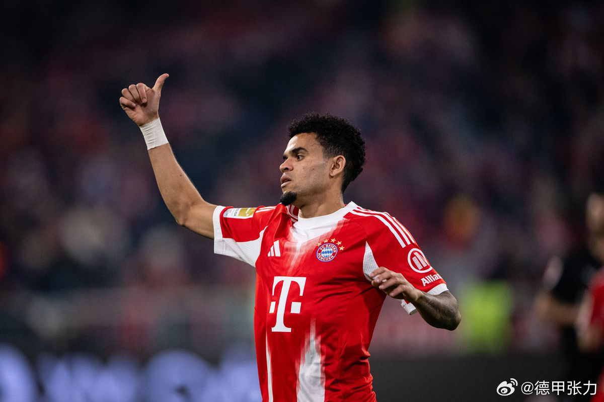 加盟拜仁后出场35次，20个进球，16次助攻。平均80分钟参与一个进球，如此迪亚