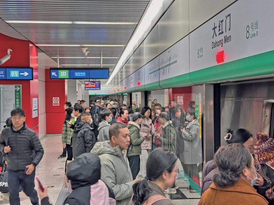 北京地铁大红门站“地下换乘+综合接驳”应对换乘客流