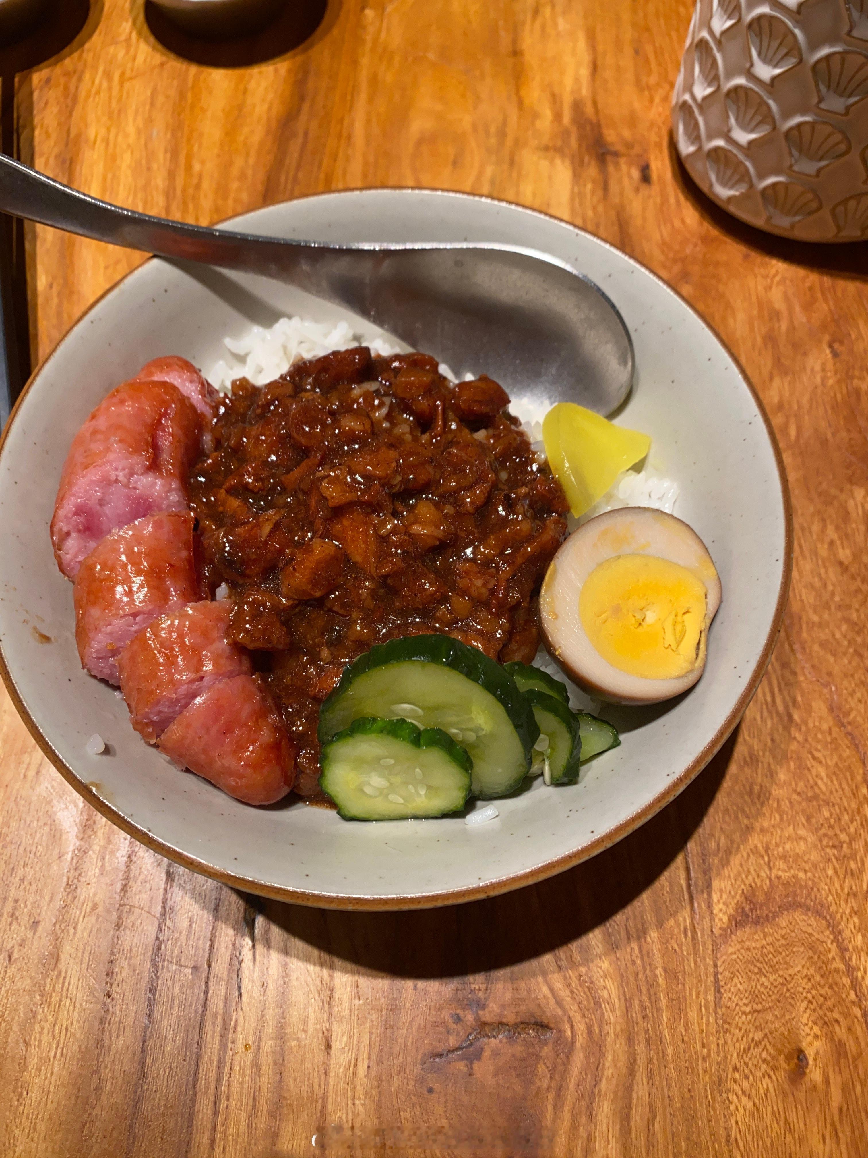 卤肉饭，下次试试自己在家做着吃​​​