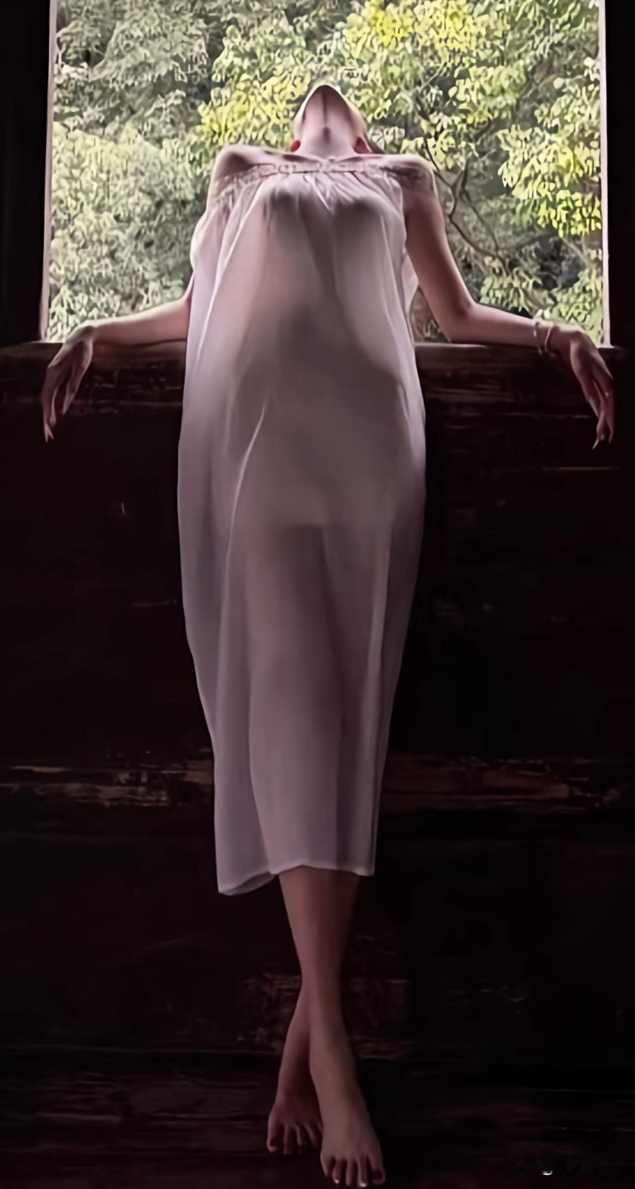 新思维：网络让精英们，走下神坛在传统社会里，精英阶层凭借知识壁垒、媒介垄断和