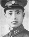 1942年，蒋介石给于学忠下令，让他秘密枪决万毅，于学忠收到电报后，顿时陷入两难