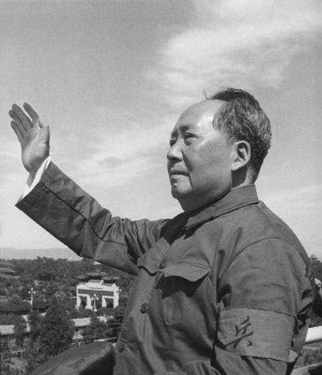 1947年，沙家店战役胜利后，毛主席满脸疲惫地对李银桥说：“你去想想办法，帮我搞