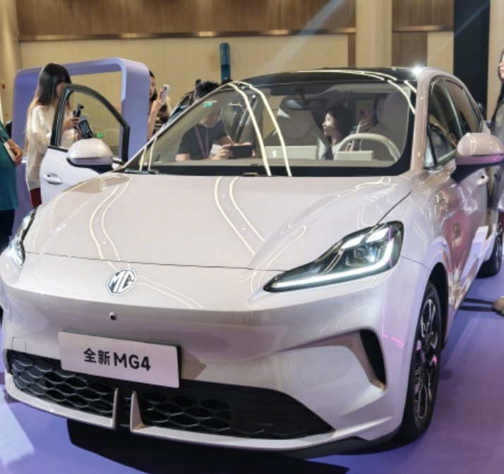 MG4疯了预售价7.38万这个价格和配置，已经不能用简单的“性价比”来形容了