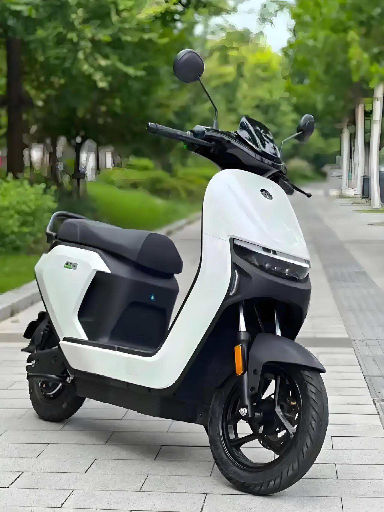 你怎么看新国标电动车的限速新国标电动车限速25km/h，这事儿真挺让人纠结。从