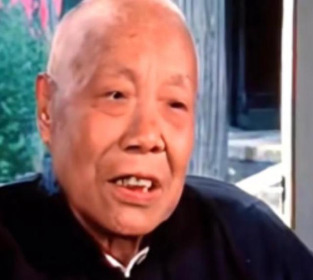 清朝太监回忆：妃子洗澡从不用手和避讳太监，十分侮辱人。中国最后一个太监孙耀庭回忆
