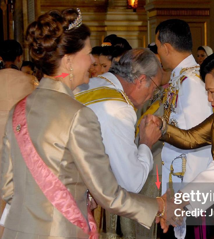 珠宝瑞典王后西尔维娅的钻石套装，包括耳环、项链、胸针/吊坠和手链，目测黄金镶嵌