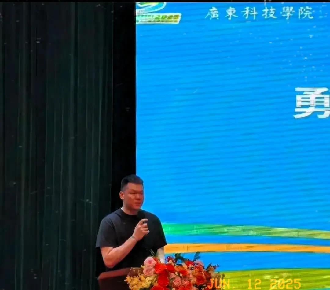 6月12日，cba休赛期三个新消息一、辽宁队张镇麟婚礼后回到沈阳，在奥林匹克