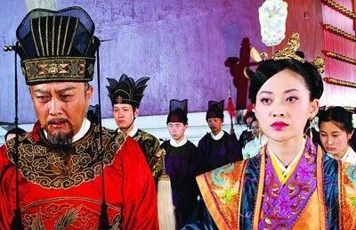 朱元璋为了避免外戚干政，规定后妃都要尽量从平民阶层选拔，然后就导致了张居正的悲剧
