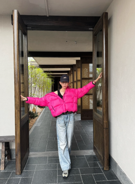 张晋蔡少芬夫妇现身西安古城张晋蔡少芬分别分享了动态和照片，地址都是西安古城。