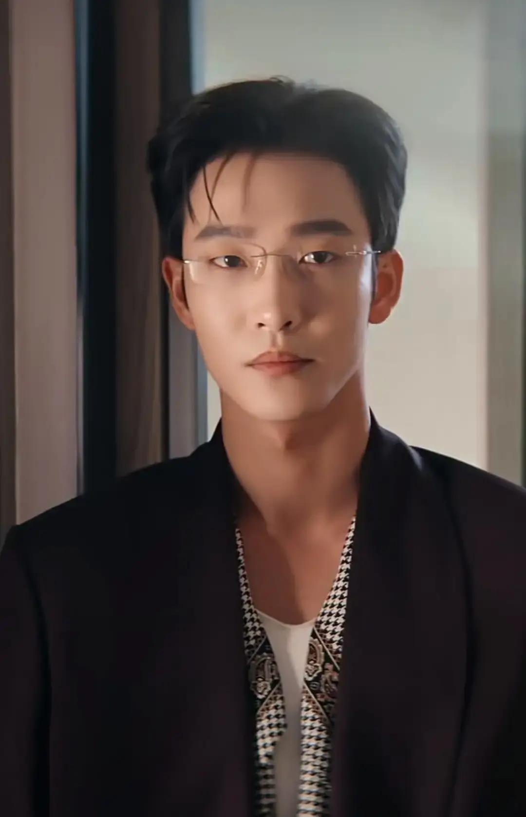 顶级演员最怕的，不是演技烂，而是演得太“对”。你有没有这种感觉？看《春港夜雨