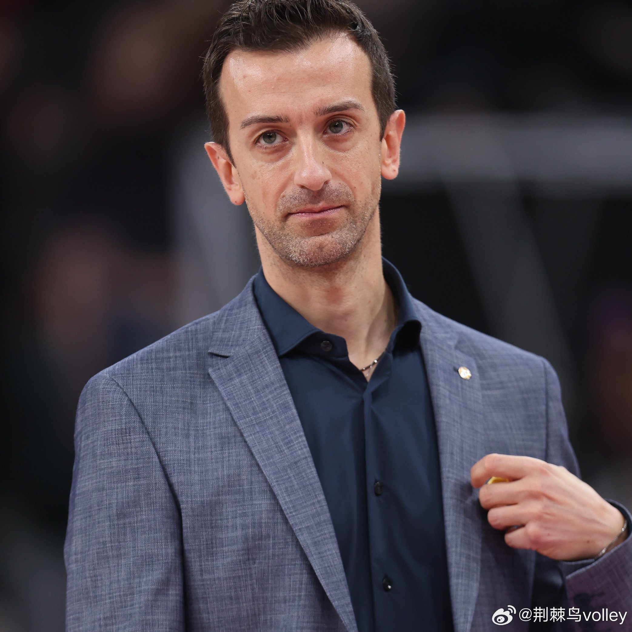 《特雷维索报》专访桑塔雷利:-您打算在科内利亚诺待多久？桑塔雷利：我完全没概念，