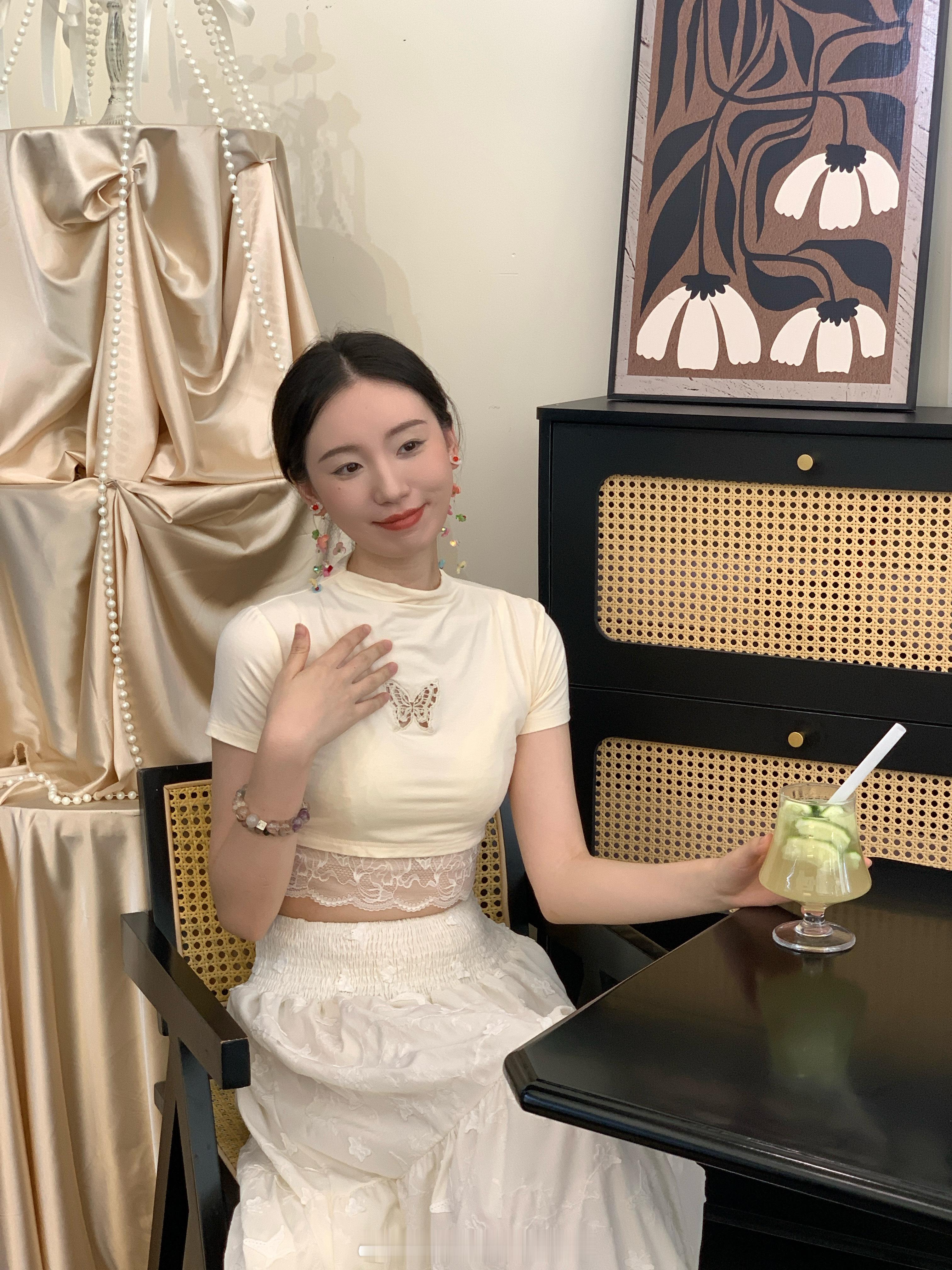 松弛有度的生活才会快乐疲惫生活中的解药一个自由散漫的下午茶𝐭𝐢𝐦𝐞🥤