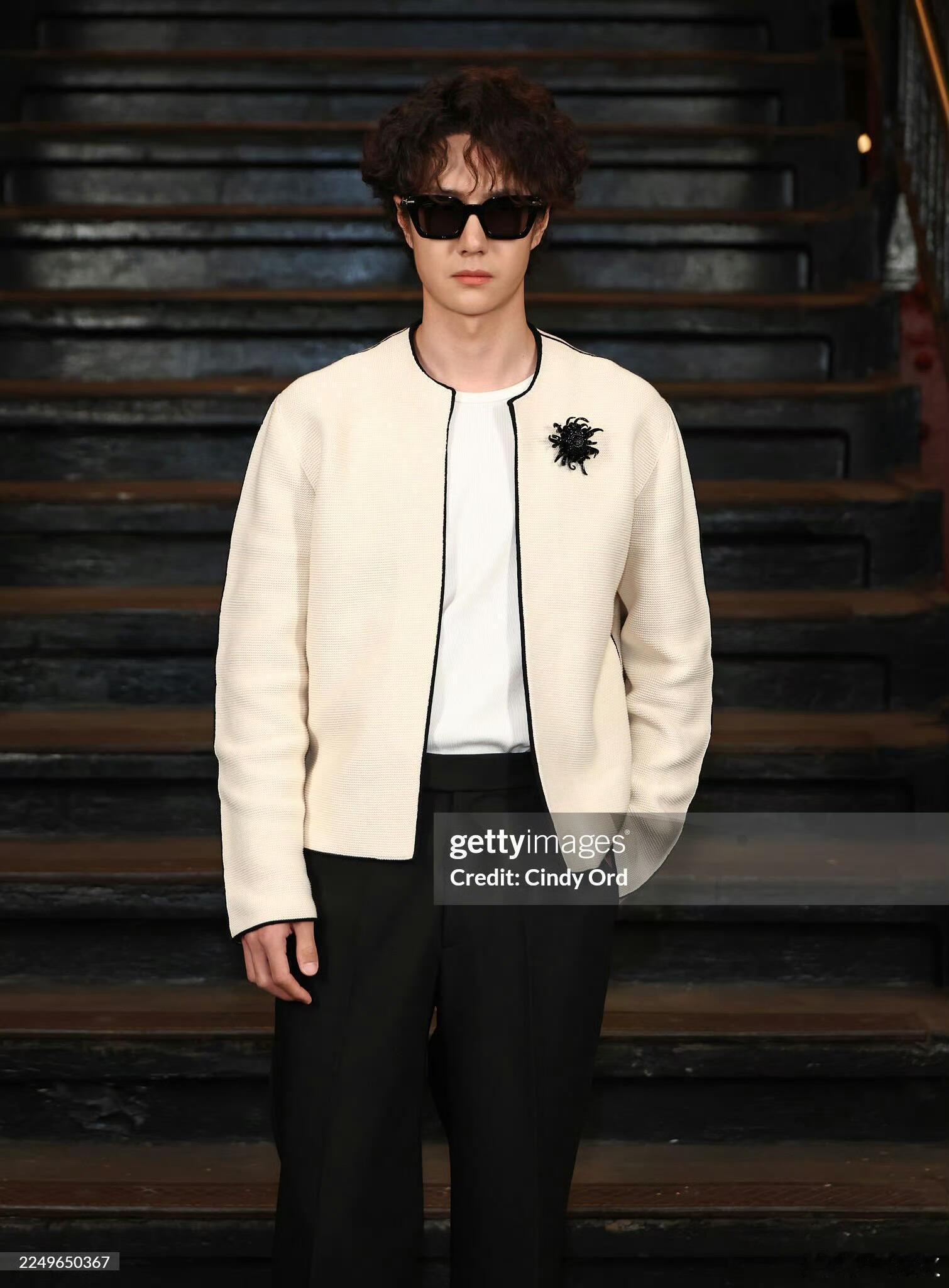 G社生图！双手插兜，没有对手，高级的气质就是这么权威！香奈儿大秀wyb王一博