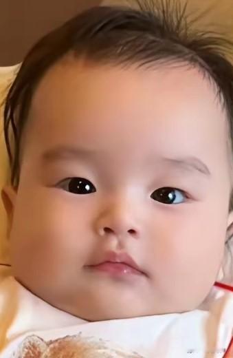 娱乐圈最踏实的双向奔赴，大概就是小菲和马筱梅的相处模式！面对网上层出不穷的恶