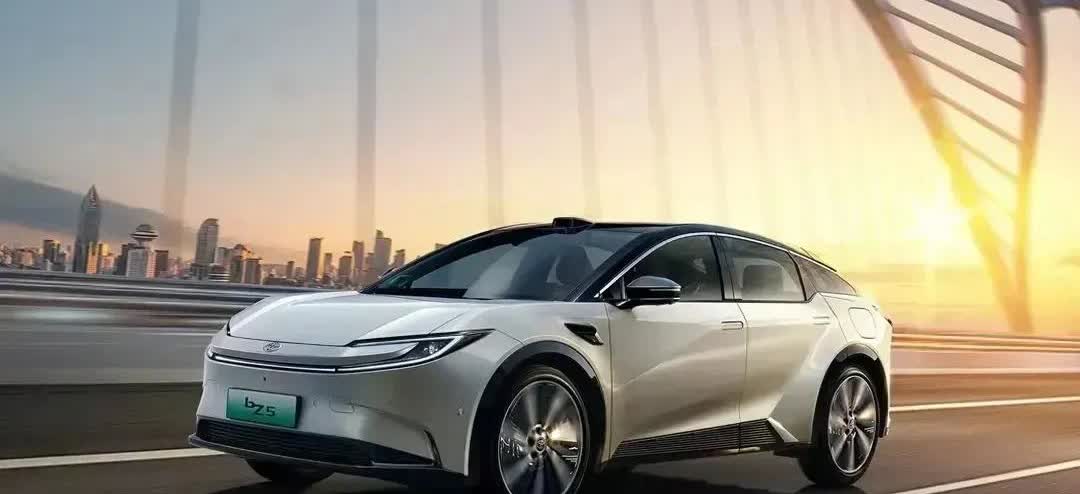 一夜之间，工信部发布的燃油新规，直接让燃油车市场炸了！2026年1月1日