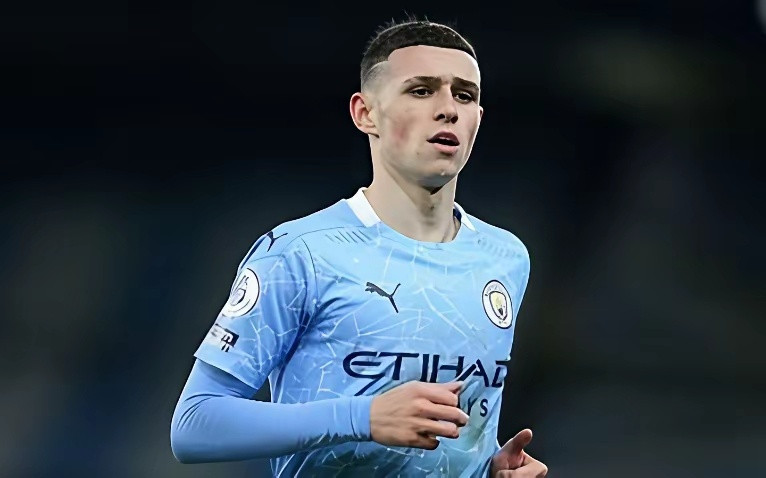 曼城又偷偷摸摸爬到联赛第二了，而且离阿森纳只有2分，赛季初说曼城本赛季不行是相对