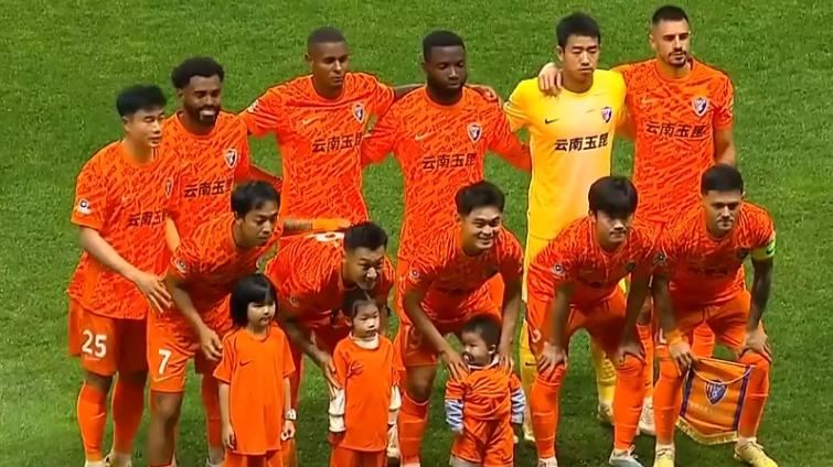 踢得真窝囊！客场对玉昆，泰山这“裤衩”都要被扒光了！山东泰山客场对阵云南玉昆