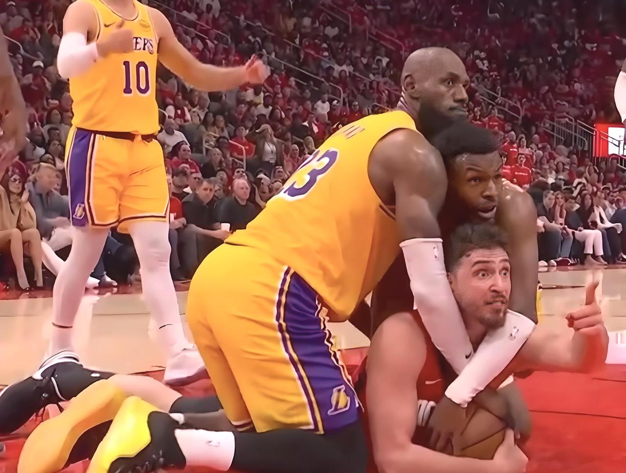 实话实说，如此优秀的詹姆斯今年夏天大概率会继续留在湖人，并且他配的上一份顶薪合同