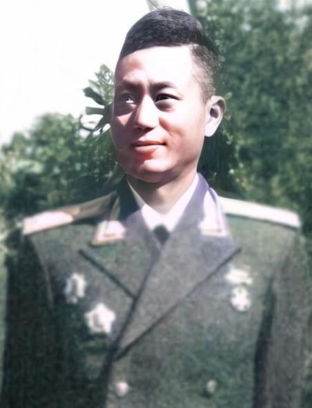 开国将校里唯一申请去台湾的人：1990年11月，99岁母亲在台北荣民总医院病危，