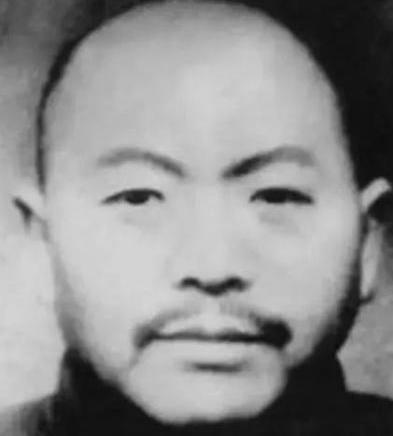 1941年寒冬，日军强掳二十余名良家女子。就在几名姑娘即将遭难之际，一个伪军队长