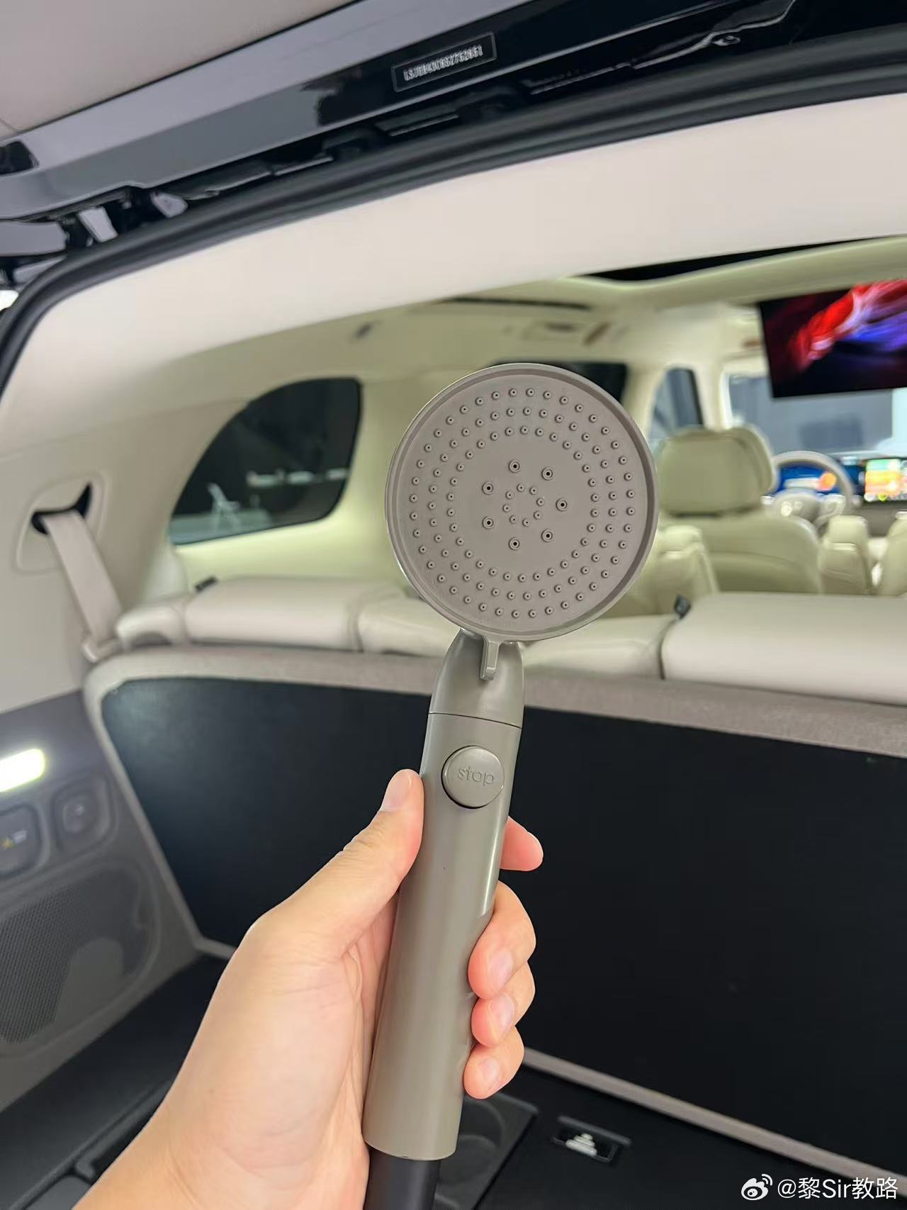 中国汽车K房有了睡房有了厨房有了今晚，浴房也有了说，下一个出什么房？！这么一来，