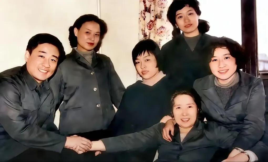 中国20世纪一个了不起的优秀女性——王光美，他不仅相貌姣好，而且才华出众又善良，