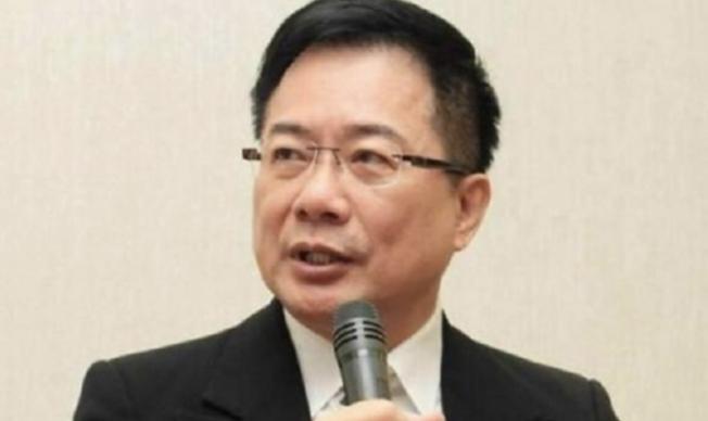 台湾知名媒体人蔡正元表示,大陆统一台湾后将面临三个难题,一个是怎么安置那二十多万