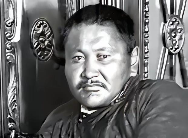 1935年，一场宴会上，蒙古总理摔碎斯大林的烟斗，还出言辱骂，斯大林没有计较，但