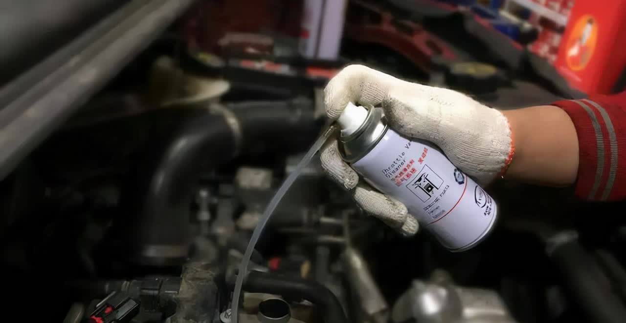 您别说，上周我开修理厂的朋友老张还真遇见个典型客户。有个开帕萨特跑了30万公