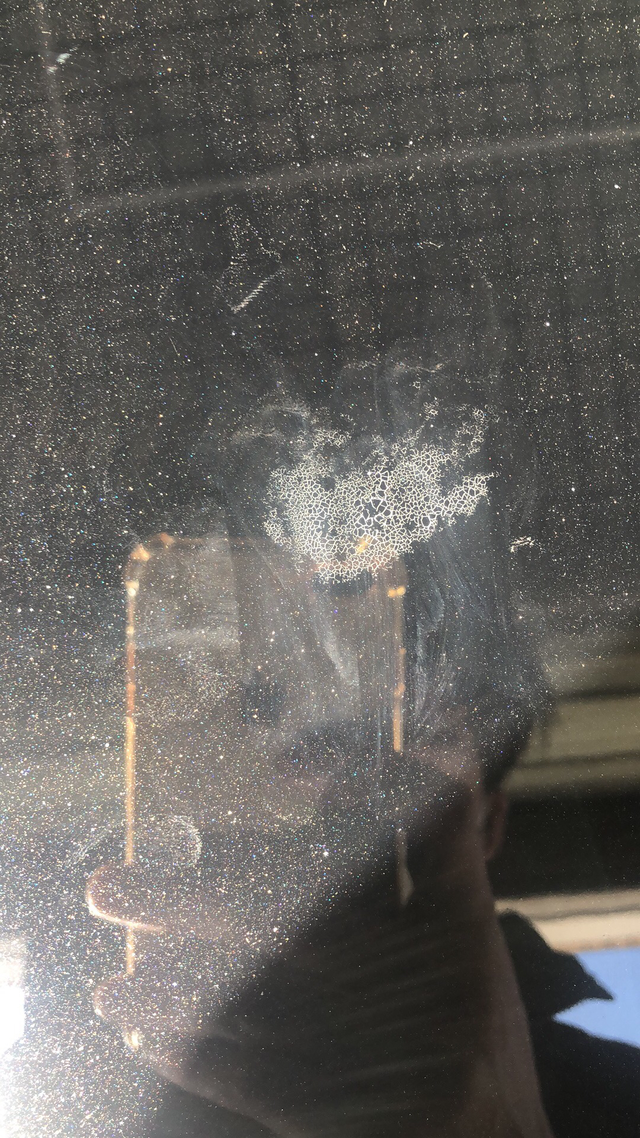 车漆问题啊君威的车漆那么差吗，都龟裂了，前车机盖，怎么处理？