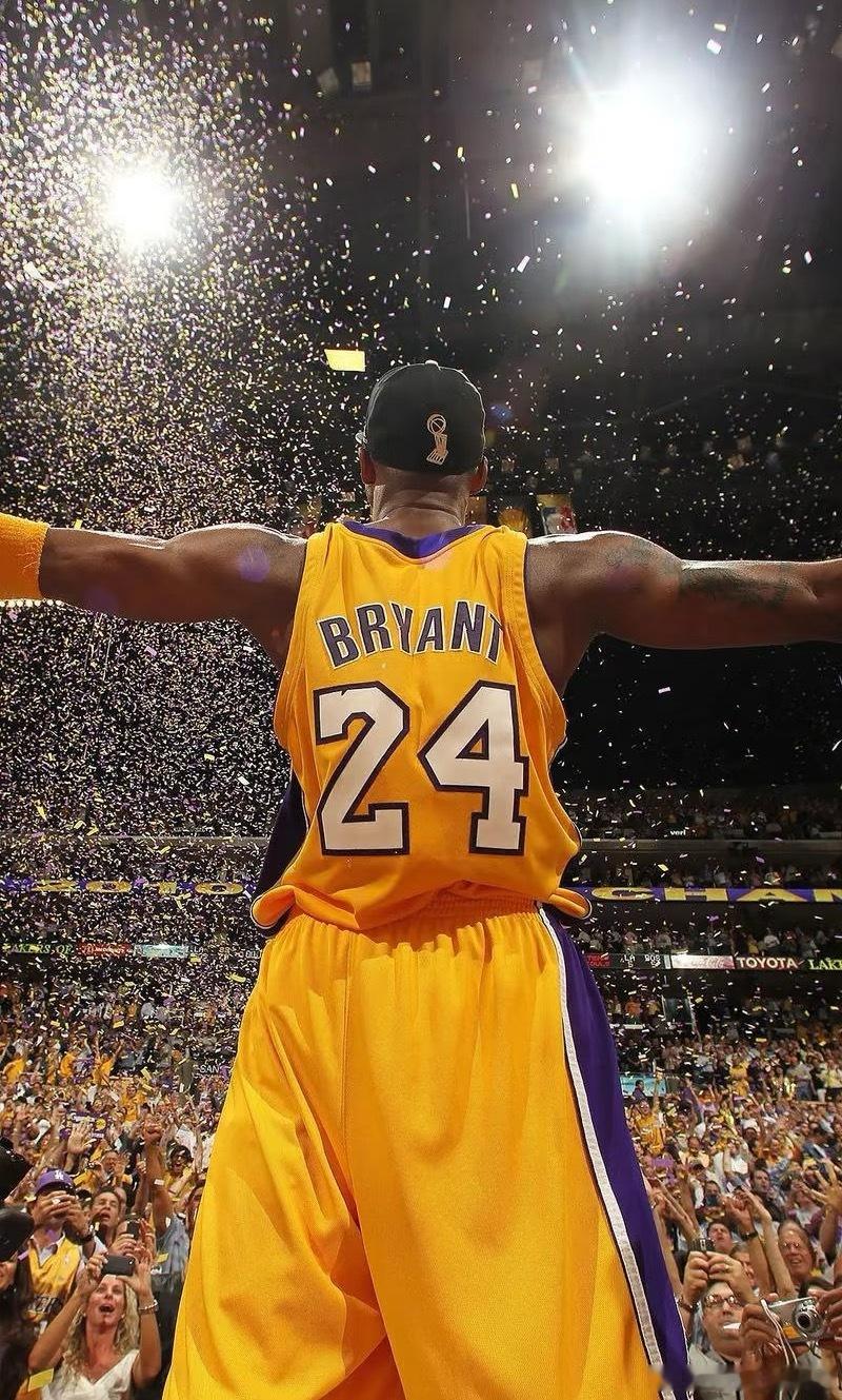 8💜💛24​​​