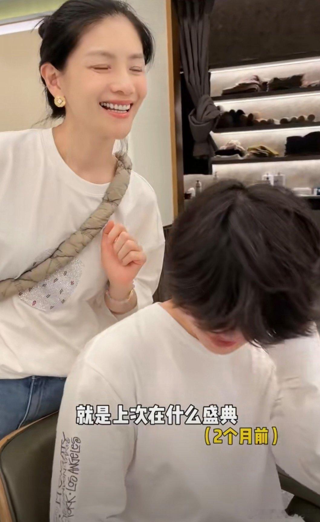 安吉终于同意剪发啦老母亲胡可盼星星盼月亮，安吉终于松口剪发！可这剪前剪后“复制