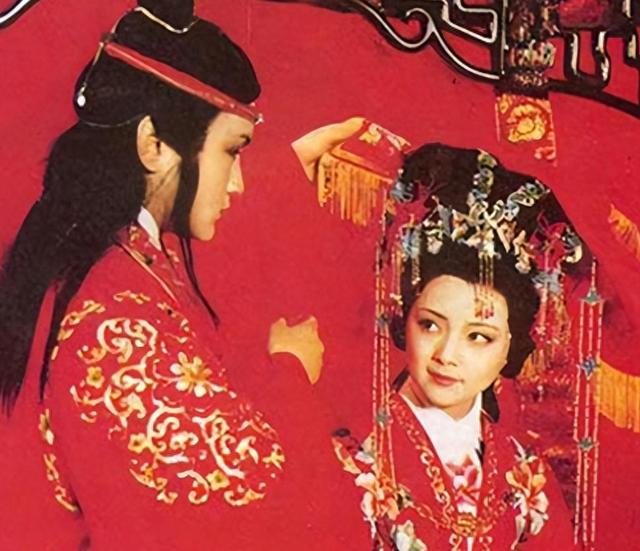 网友神评，深以为是！“如果娶林黛玉，皇帝还念点旧情，林家可以说十分得皇帝信任