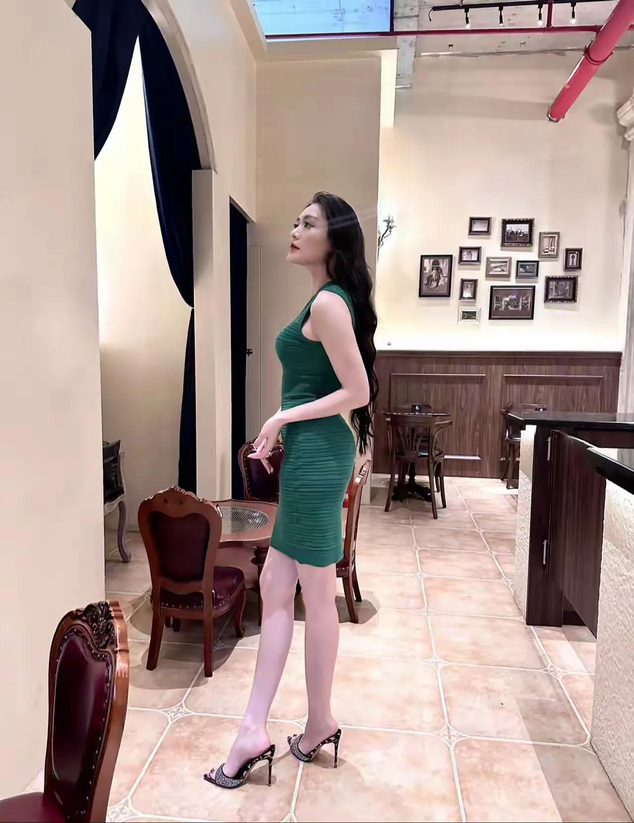 女神的裙摆，摇曳生姿。