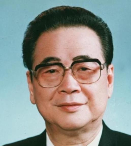 1992年，邓颖超去世了，临行前，她用微弱的声音，说了“李鹏”二字，这个李鹏是谁
