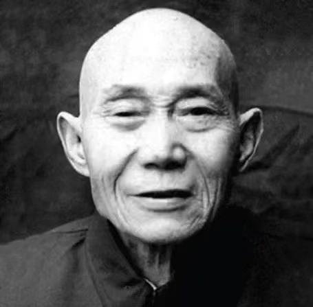 1940年，吴凤翔接到任务，刺杀一名日本少将。然而，他到门口才发现，里面不止一人
