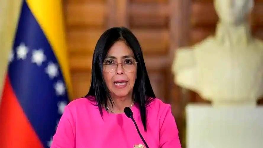 马杜罗在睡梦中被美军抓走送往纽约受审，这则新闻炸翻了2026年1月的开头。但很多