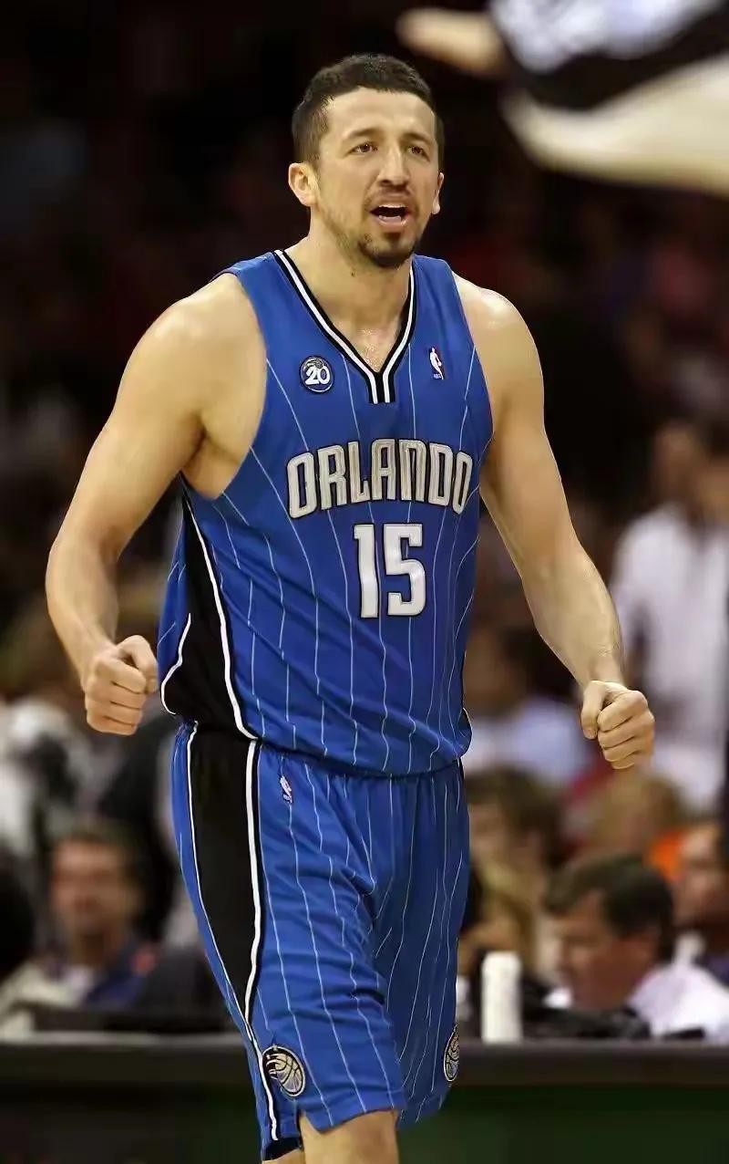 特科格鲁退役后早就不缺钱！1；NBA生涯赚了9056万美元；2；快船队给