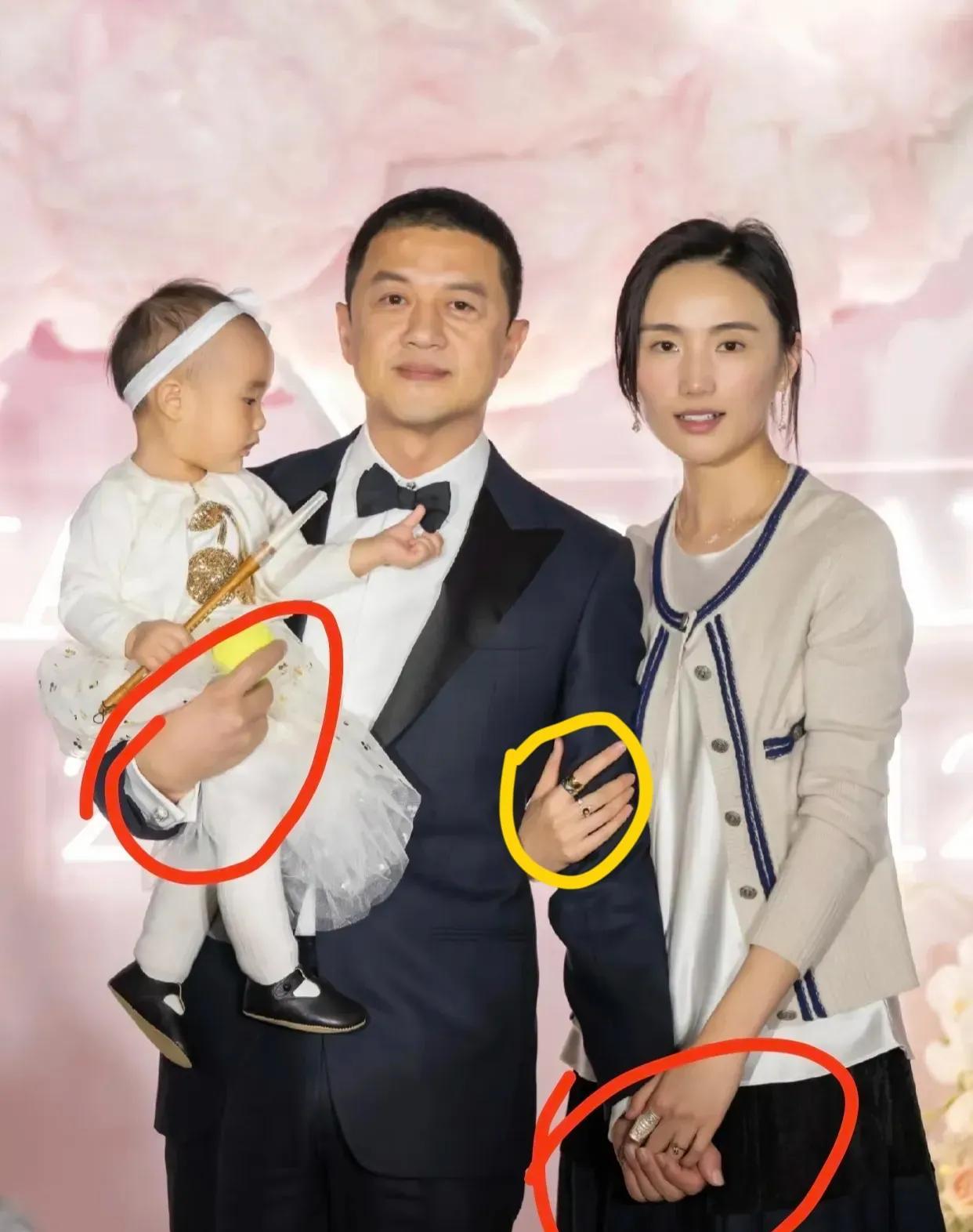 李亚鹏的妻子给所有女人上了一课。找老公可以找长得帅的，也可以找年轻能干的，但